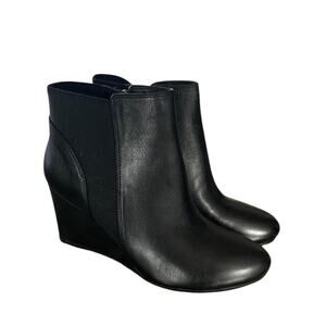 Clarks Artisan 16731 Women’s Black Leather Zip Up Wedge Boot Size 9M EUC